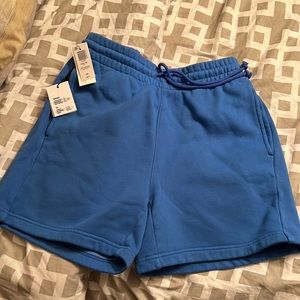 aritzia cozy bf 5” shorts